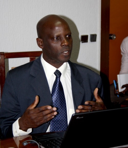 Conférence prononcée par Dr Diawara Adama, Directeur de la Station Géophysique de Lamto